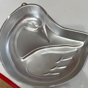 Wilton Silver Duck/Stork shaped Cake Pan